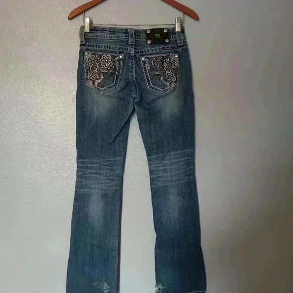 Miss Me Denim Distressed Sequined  Beaded pockets Jeans Size 26 - Picture 3 of 16